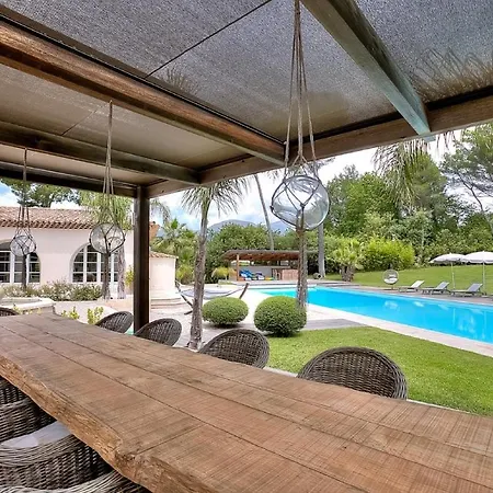 Ideal Place For A Quiet Holiday While Enjoying The Proximity Of The City Center 5 Minutes From Shops Villa *