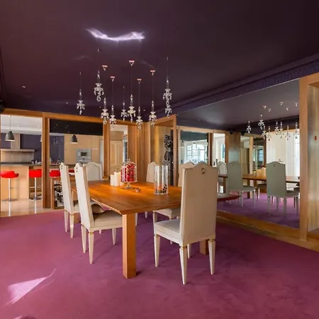 Ideal Place For A Quiet Holiday While Enjoying The Proximity Of The City Center 5 Minutes From Shops فيلة *